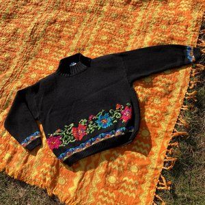 Vintage vtg black grandma sweater long sleeve floral graphic  S M